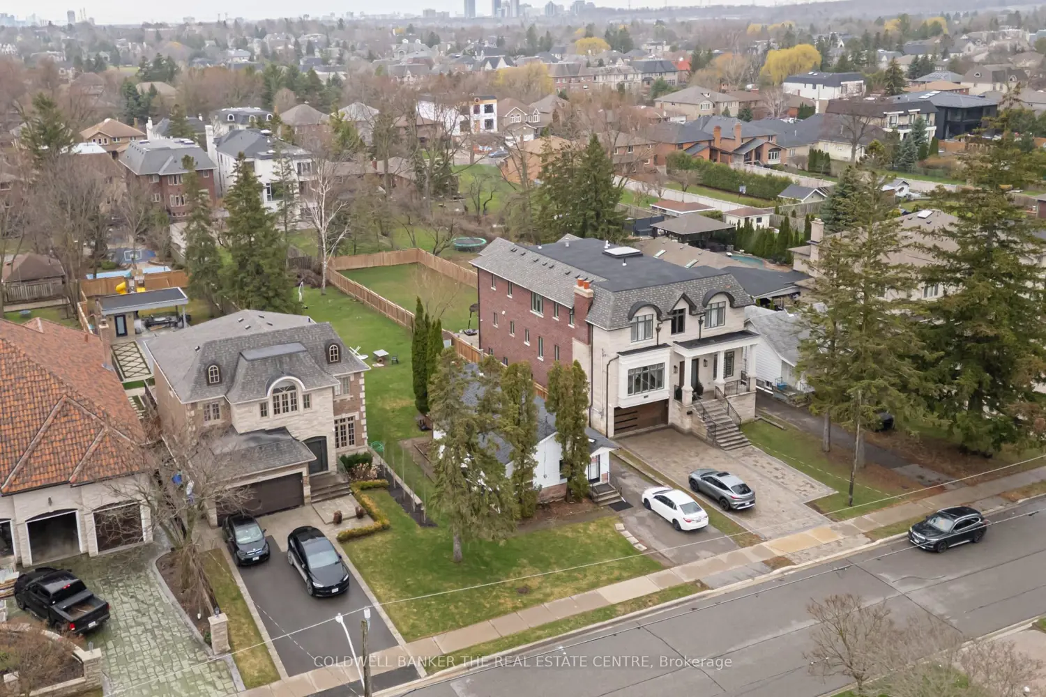 99 Spruce Avenue photo 4
