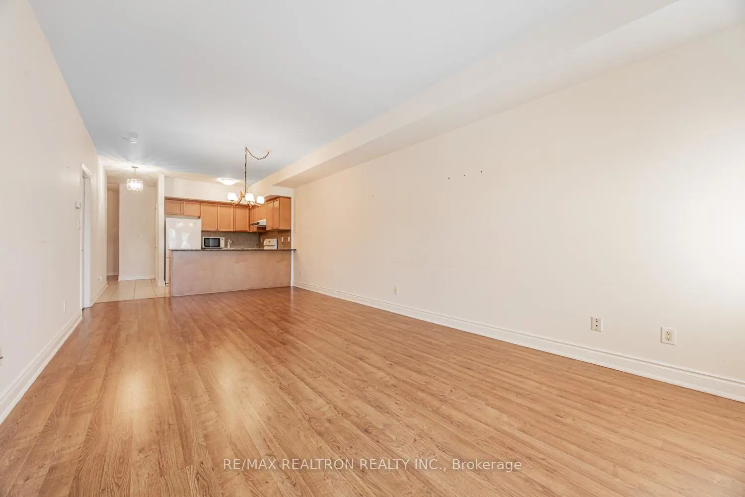 9901 Keele Street 207 photo 3