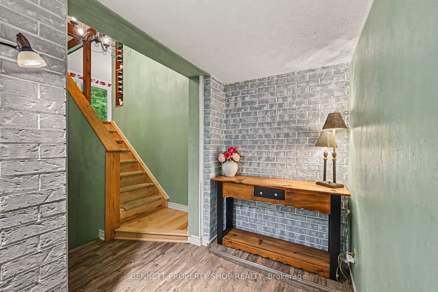 183 Foster Road photo 3