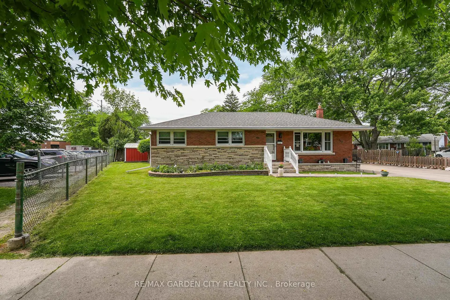 519 Bunting Road photo 2