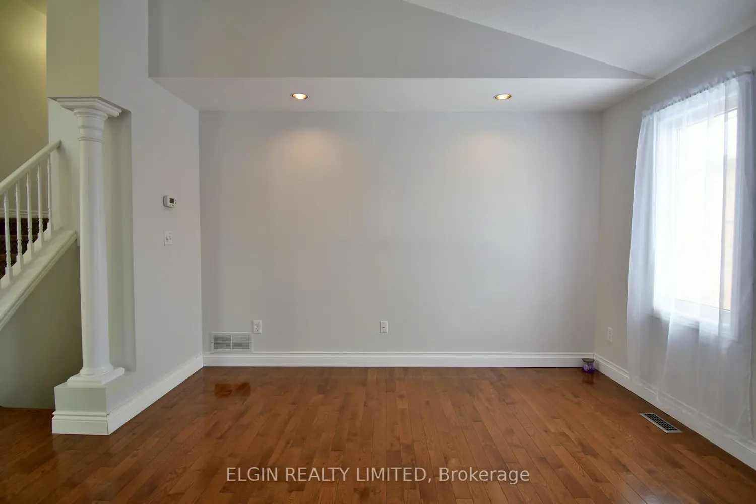 578 Wellington Street photo 4