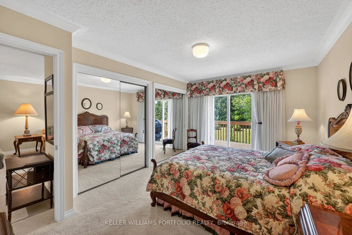 696 King Street 36 photo 3
