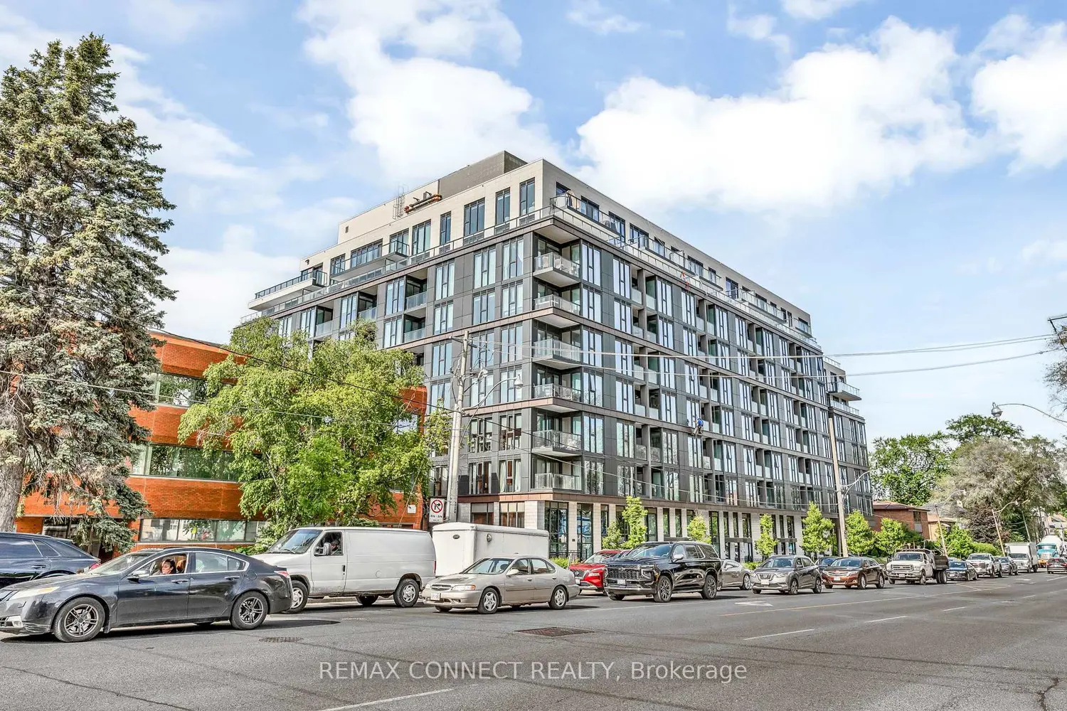 250 Lawrence Avenue 504 photo 3