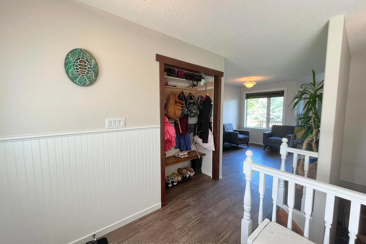 8 Maple Place photo 4