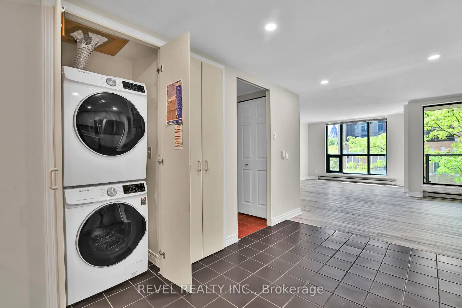 15 Murray Street 301