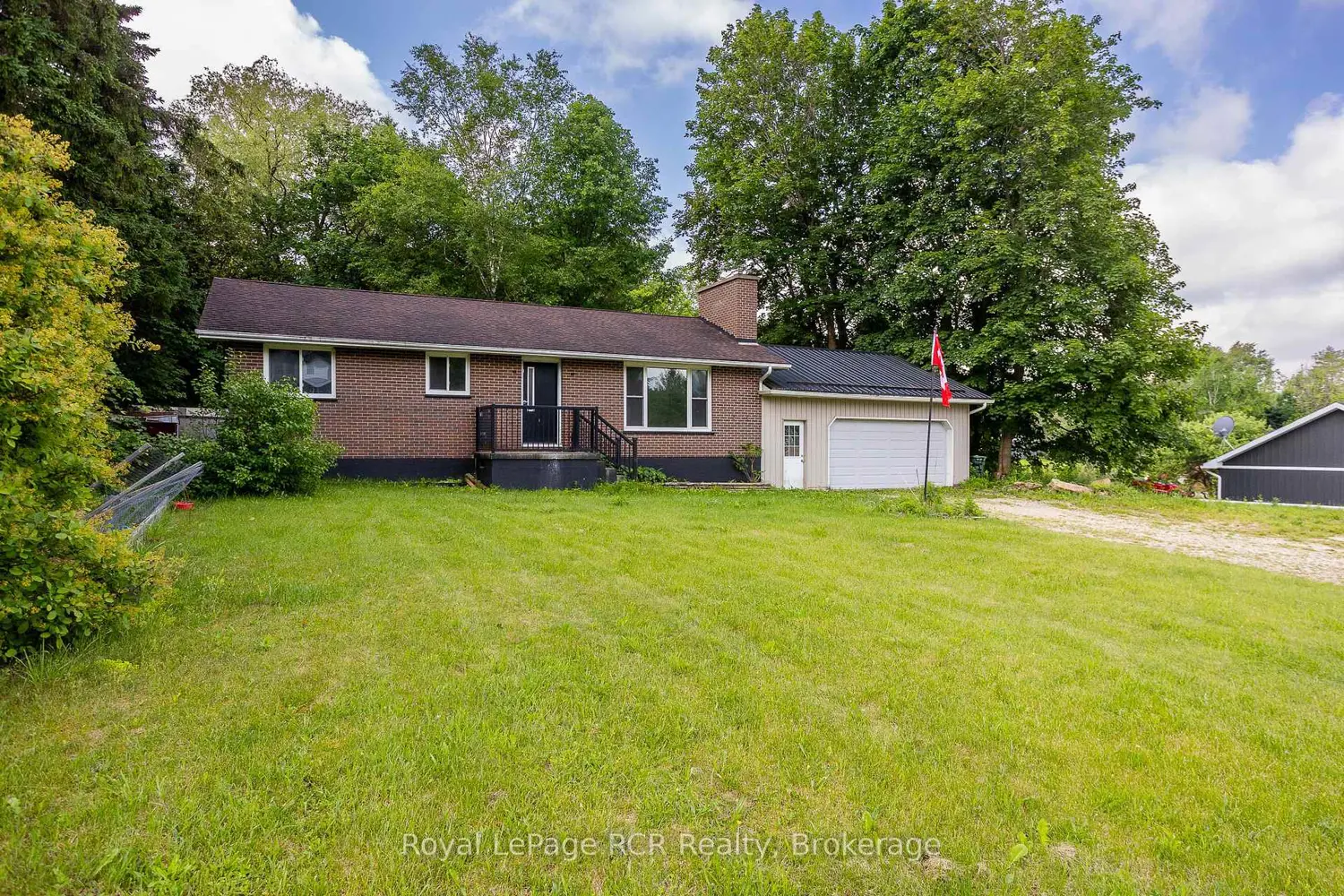 405014 Grey Road 4 photo 2