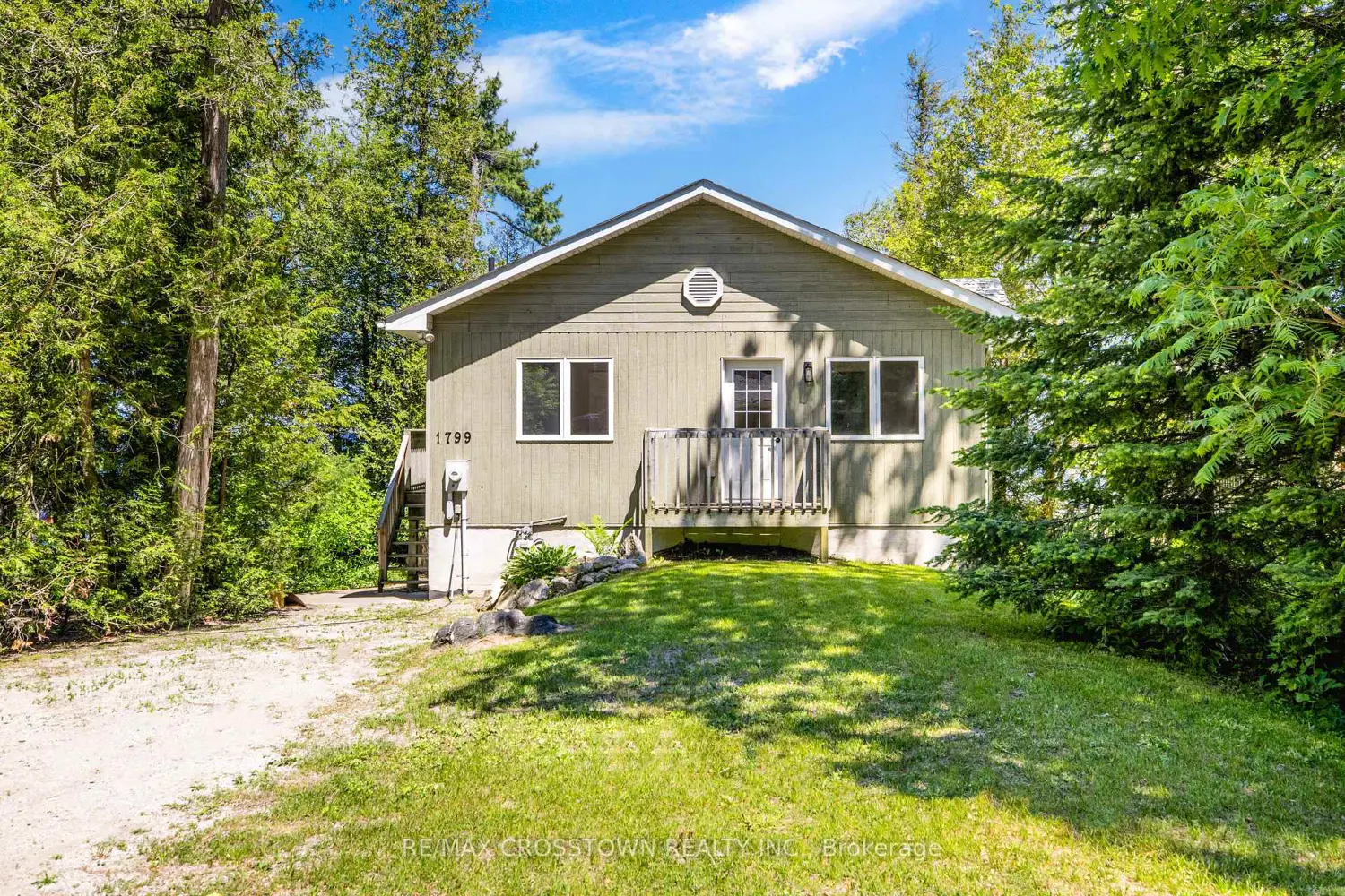 1799 Champlain Road photo 3
