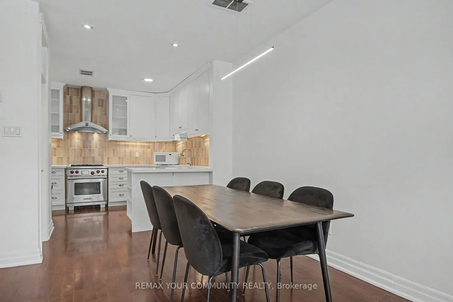 1079 Broadview Avenue photo 5