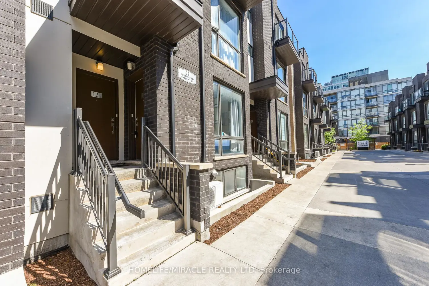 32 Fieldway Road 122 photo 3