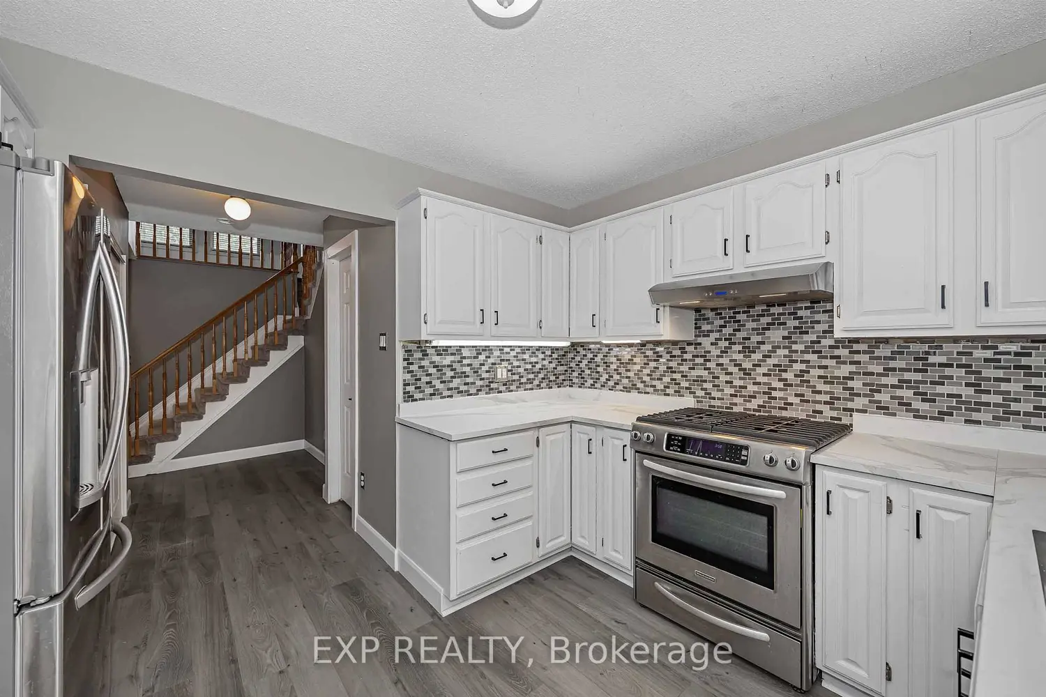 1797 Belval Crescent photo 5