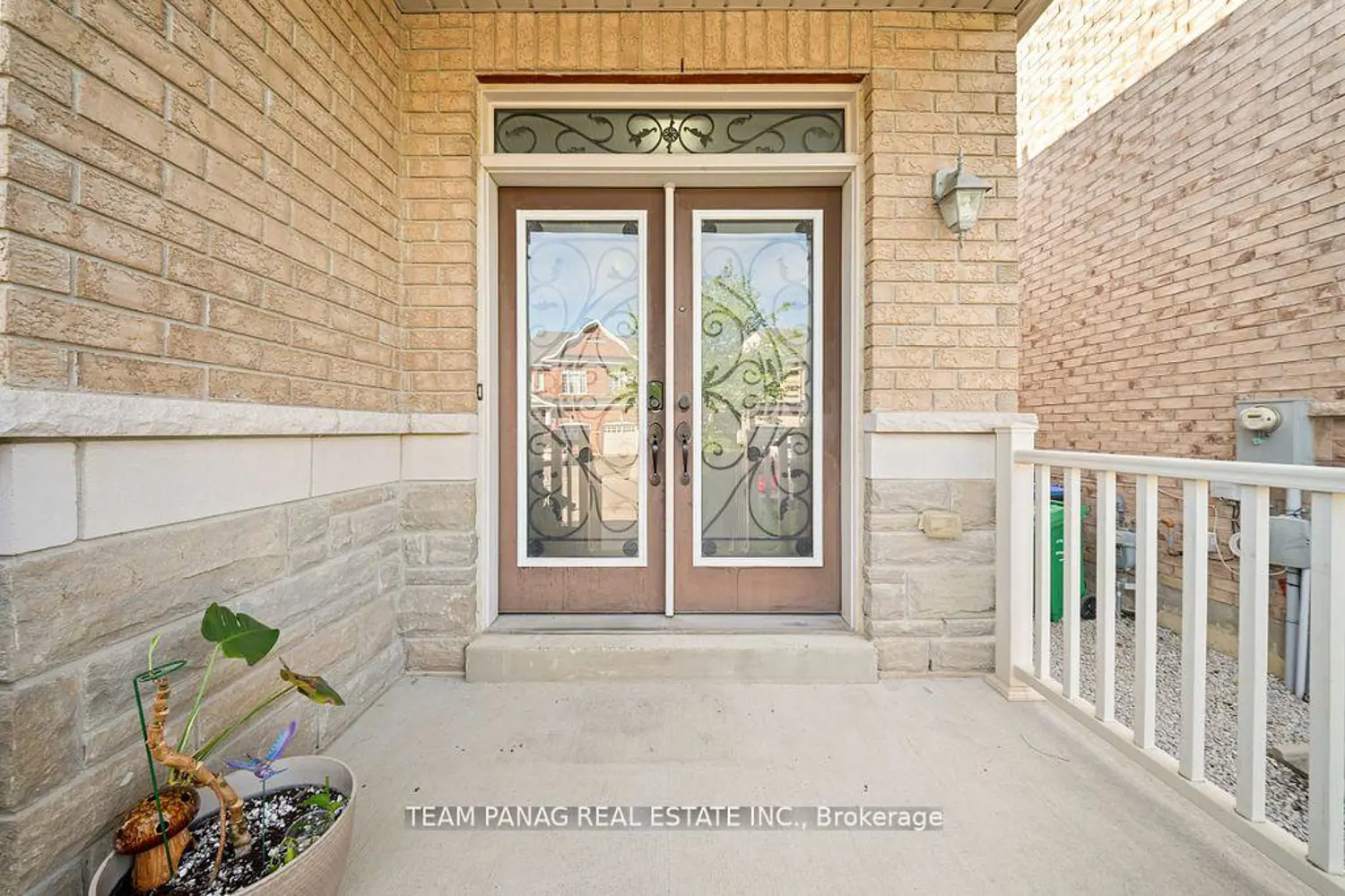 15 Vanderpool Crescent
