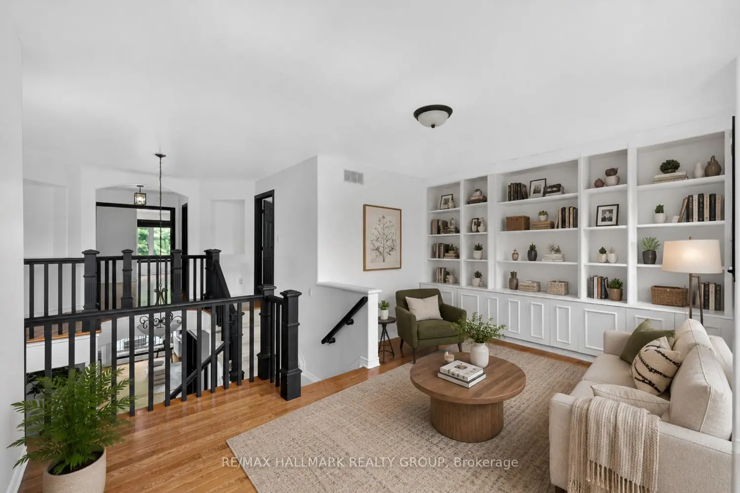 520 Mazari Crescent photo 4