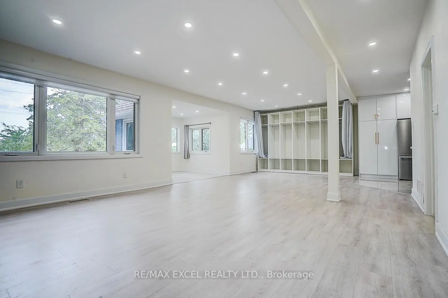 12986 Highway 48 photo 4