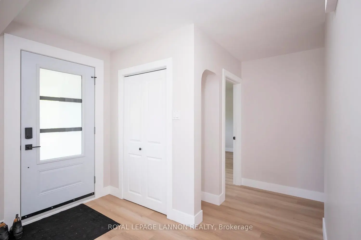 124 Riverview Dr W photo 4