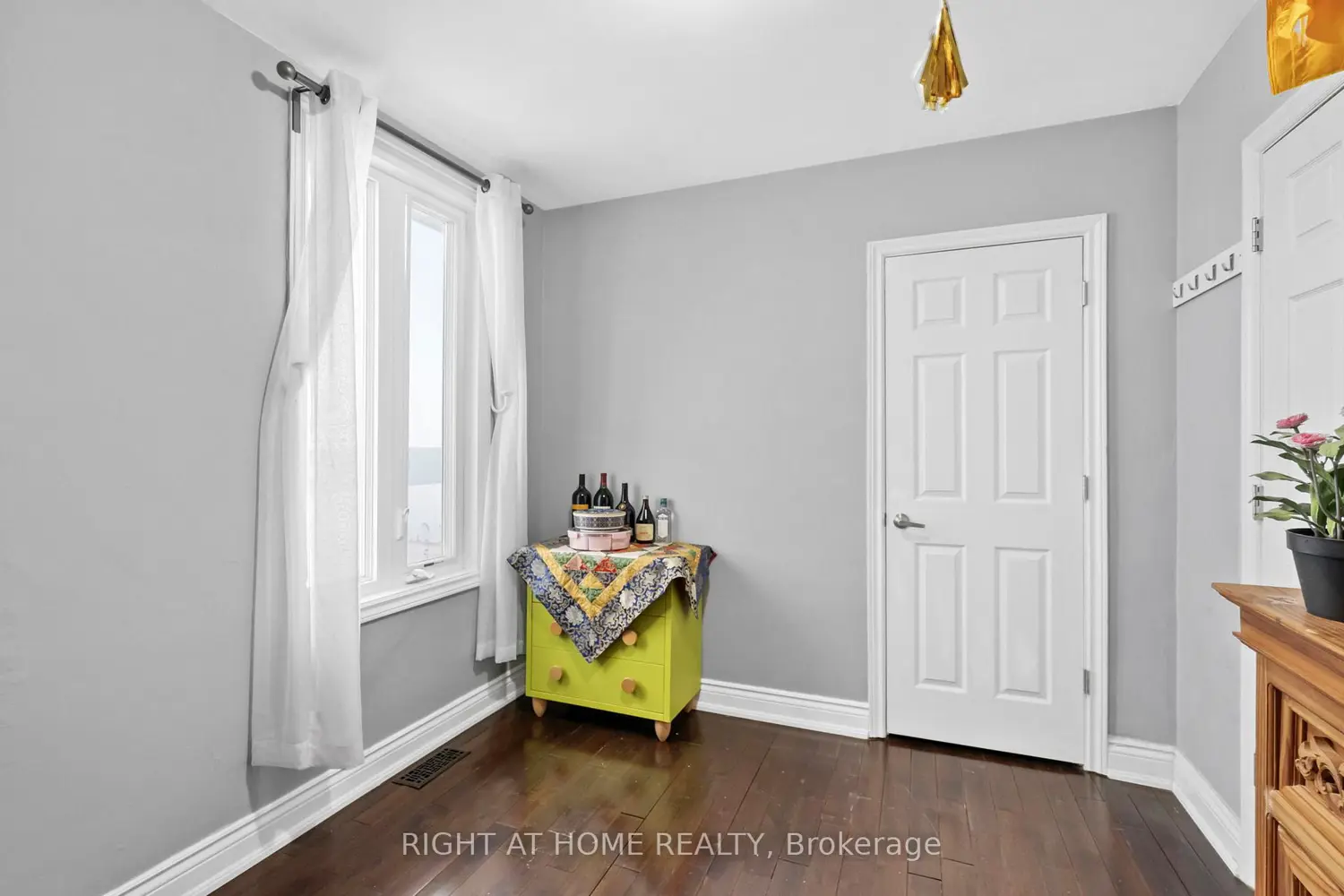 114 Newcastle Street photo 3