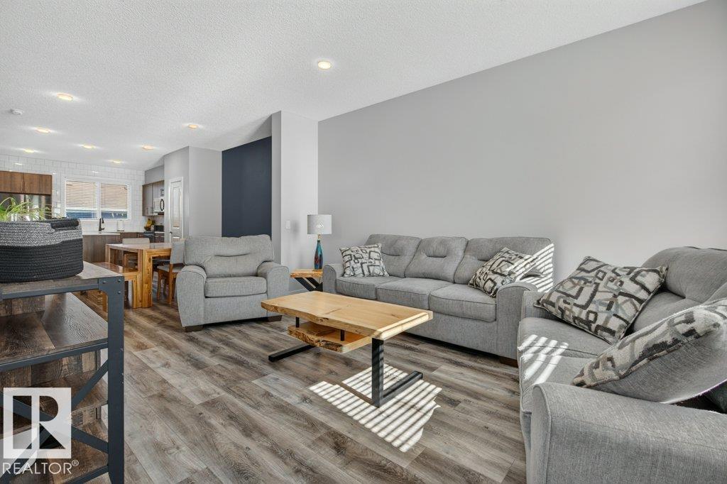 2116 Maple Road NW, Edmonton, AB, T6T2L6 photo 3