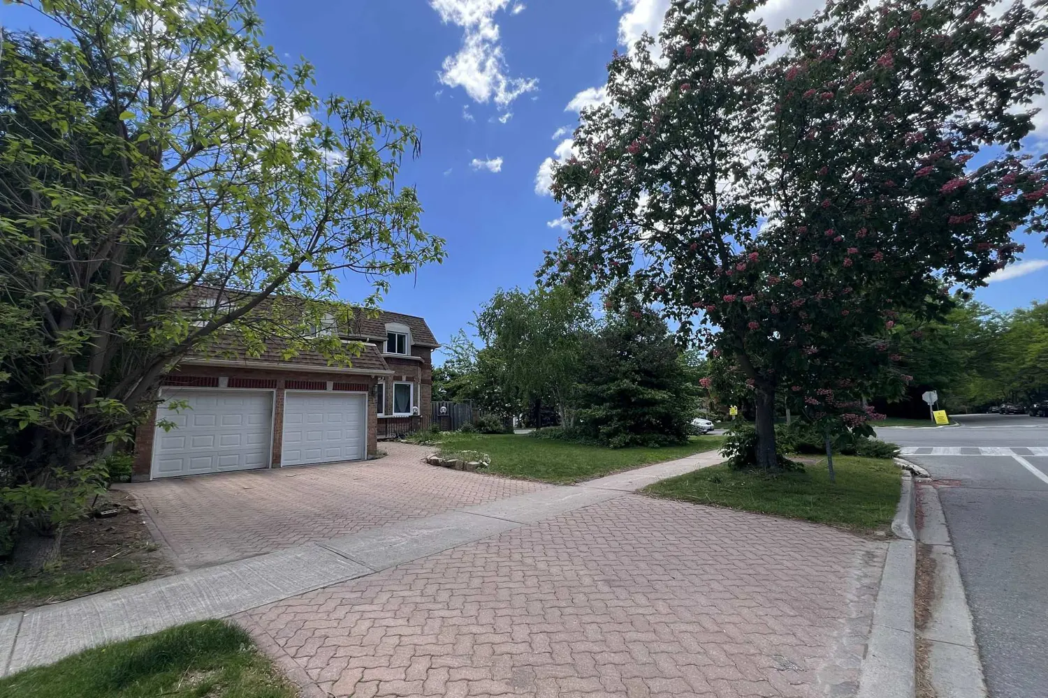 1 Lockridge Avenue photo 2