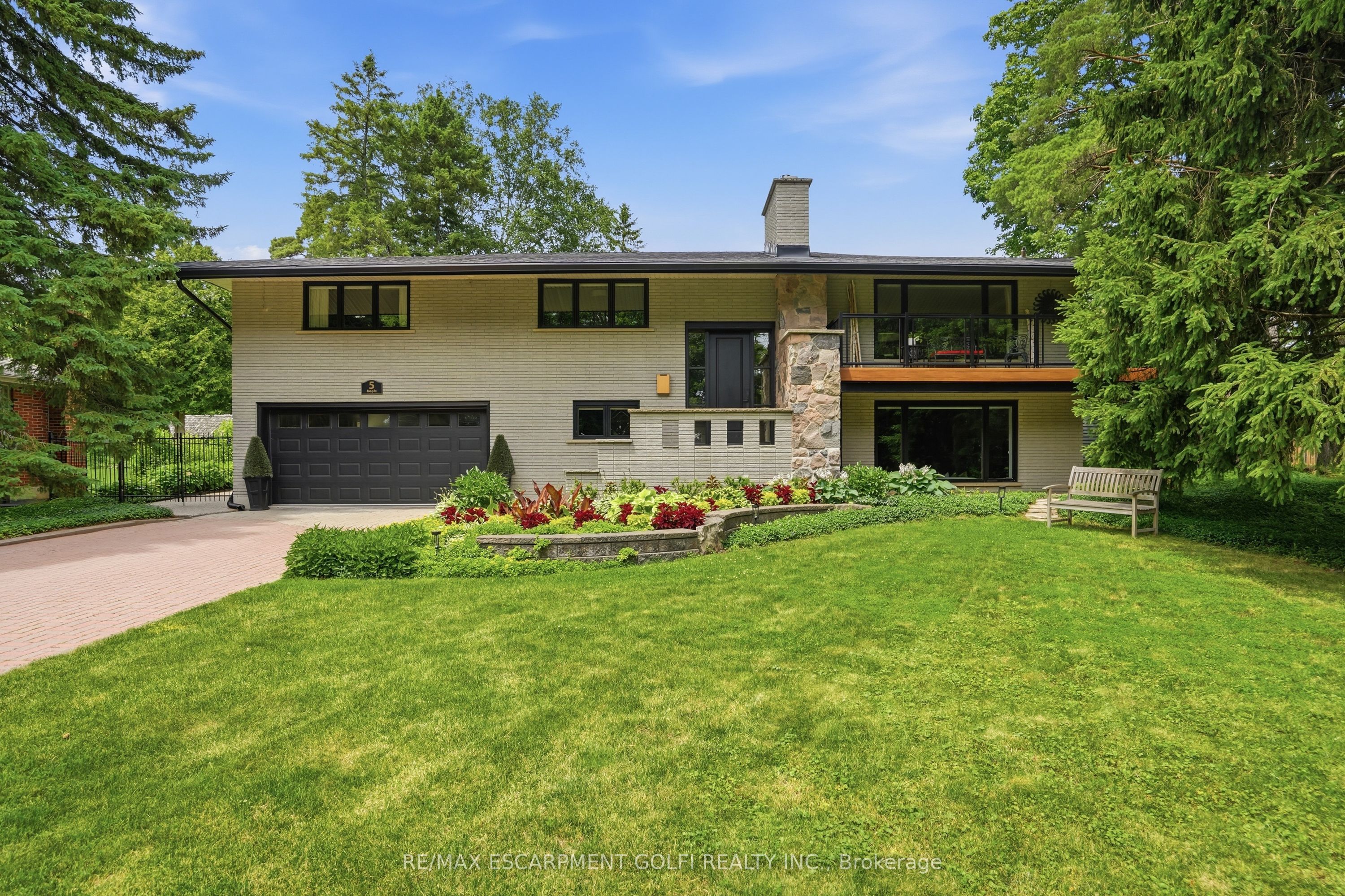 5 Maple Avenue, Hamilton, ON, L9H 4W3