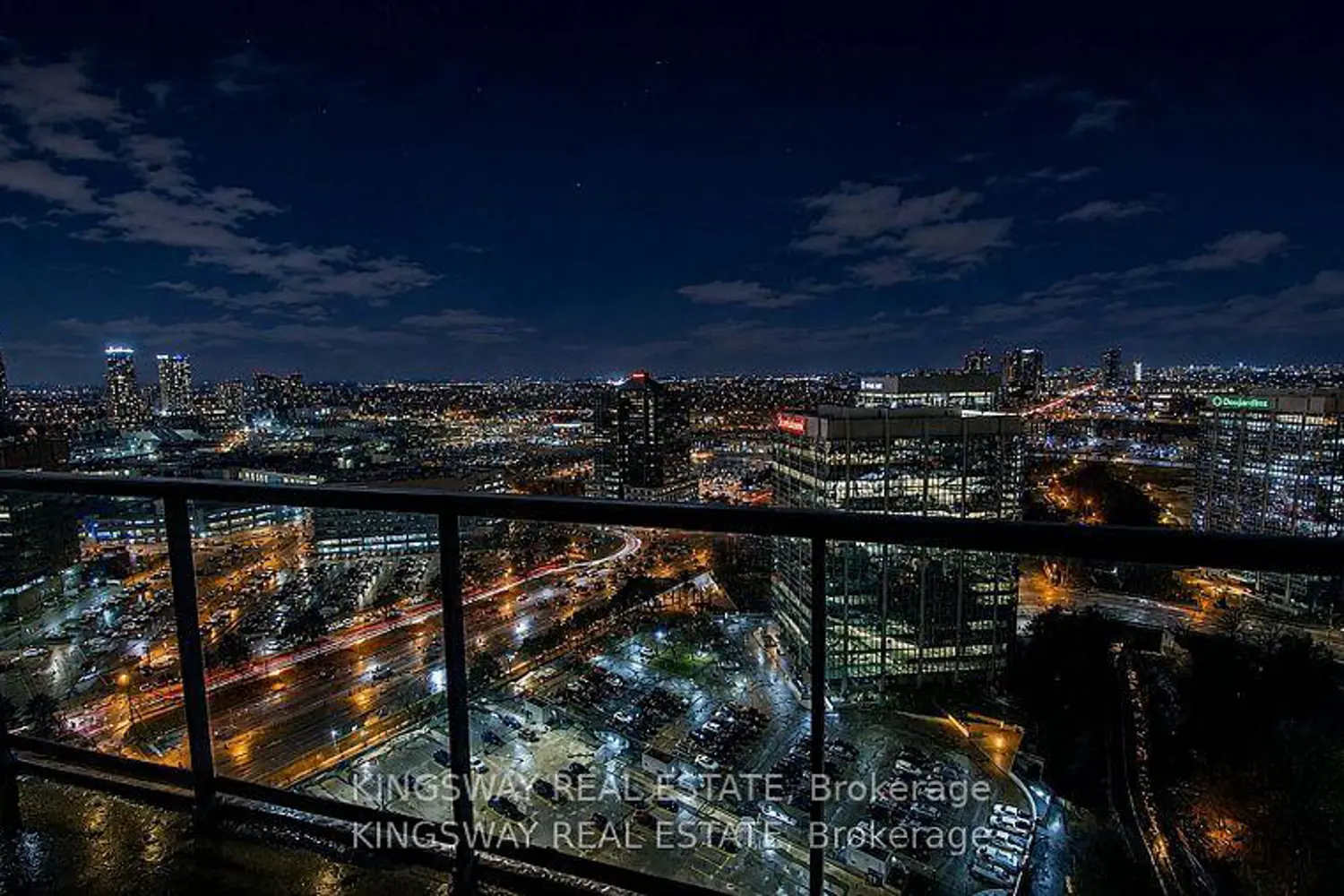 80 Absolute Avenue 2709 photo 5