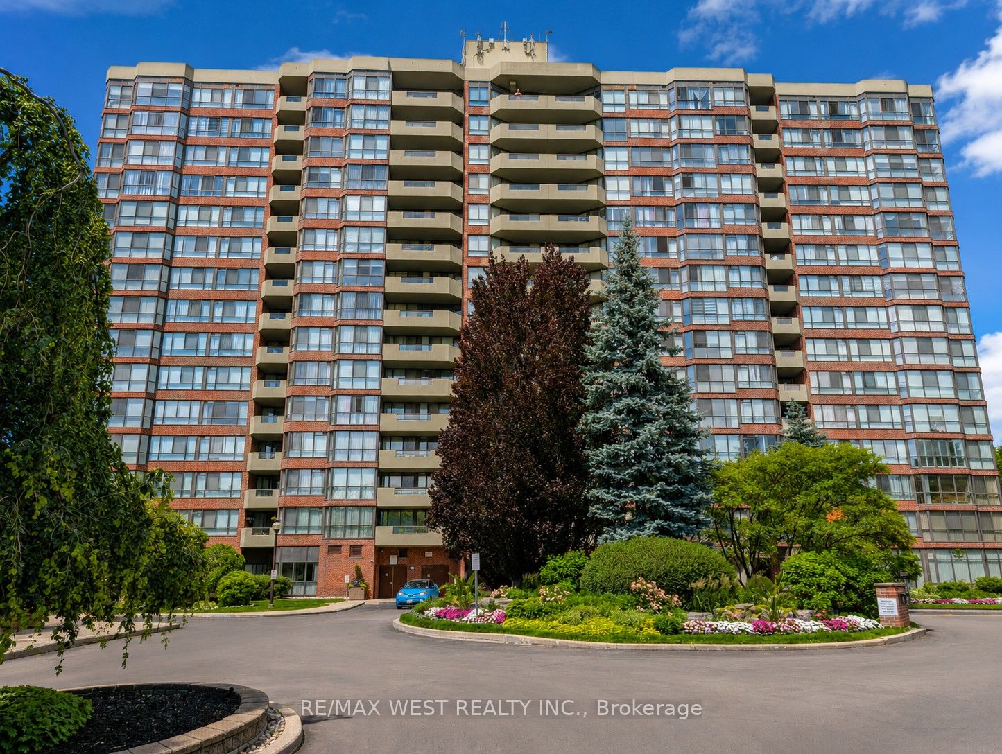 502-100 Observatory Lane SE, Richmond Hill, ON, L4C 1T4