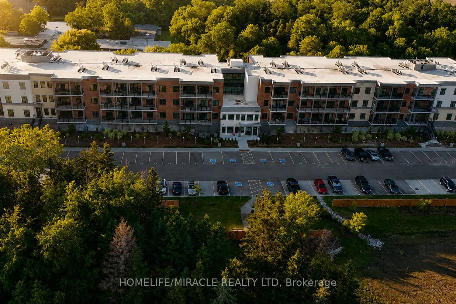 121 Mary Street 322