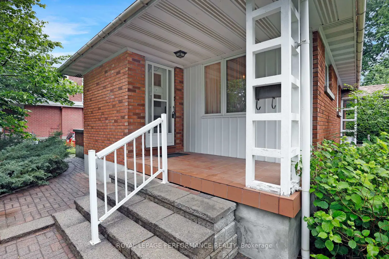 2061 Fairbanks Avenue photo 4