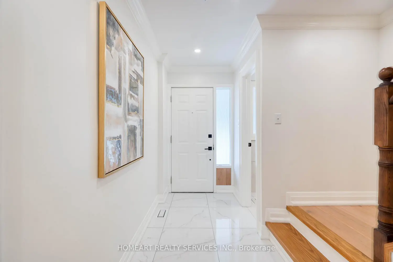 2 Camelot Way photo 2