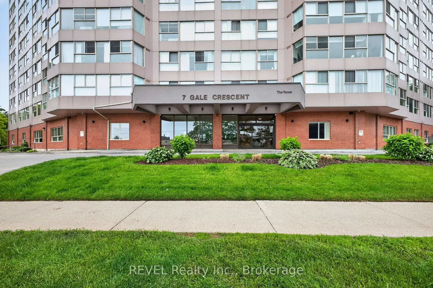 7 Gale Crescent 207 photo 5