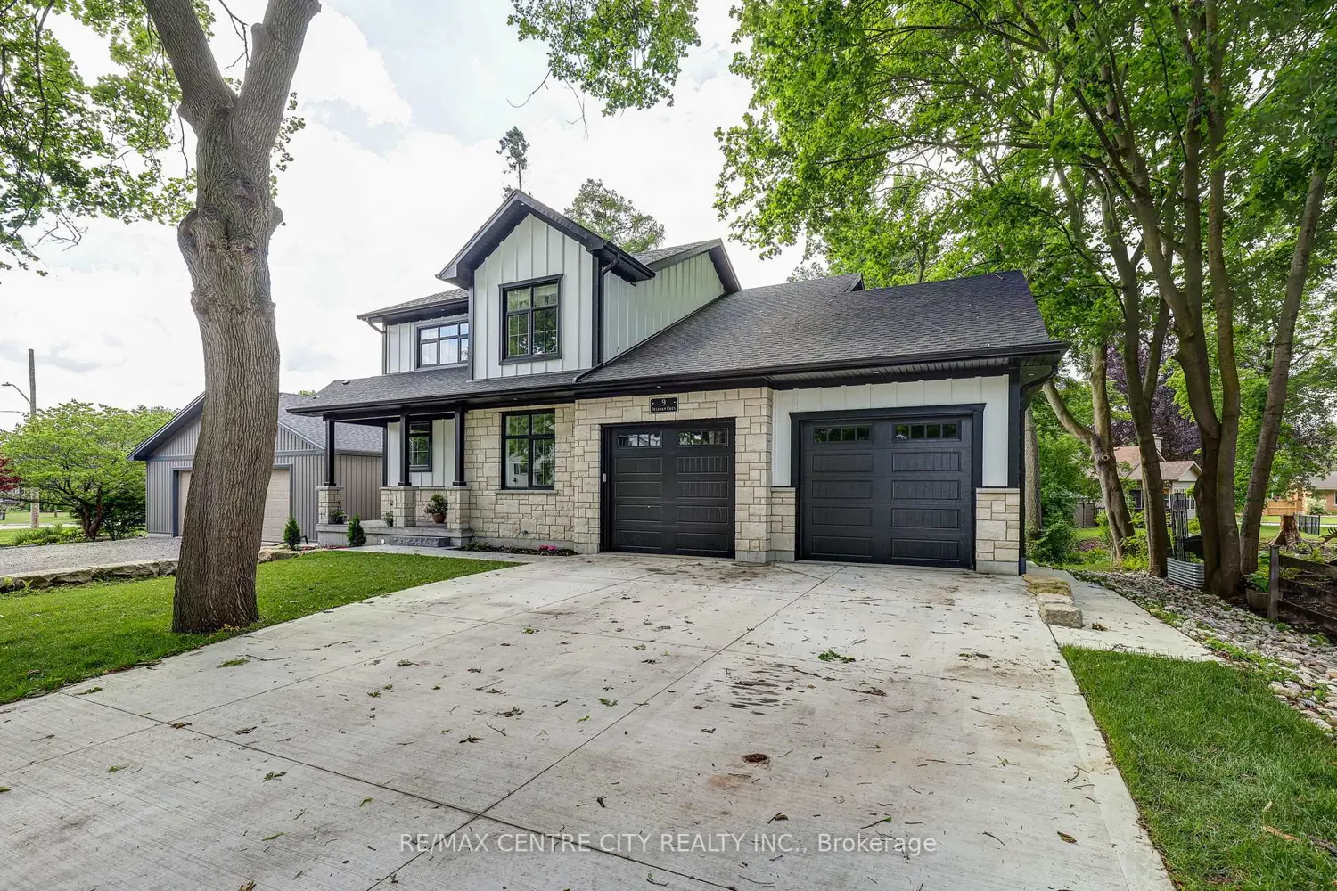 9 Delevan Crescent