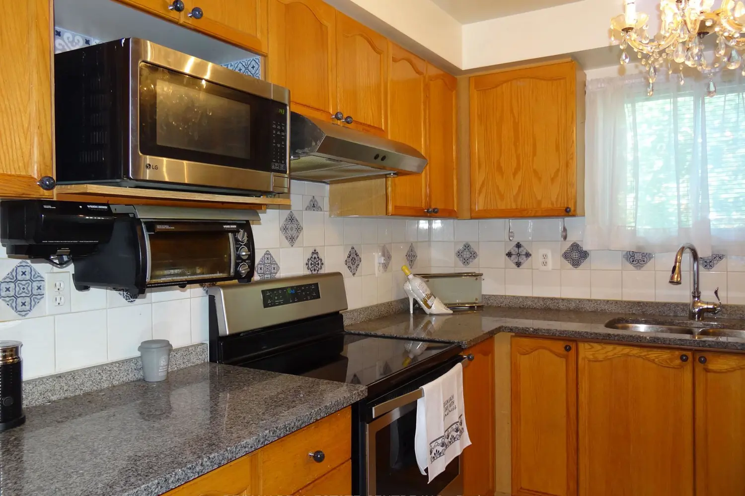 42 Davis Crescent photo 4