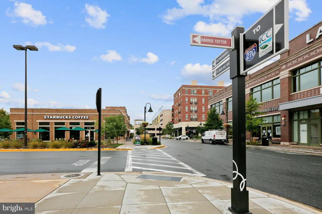 301 High Gables Drive Unit 402, Gaithersburg, MD 20878