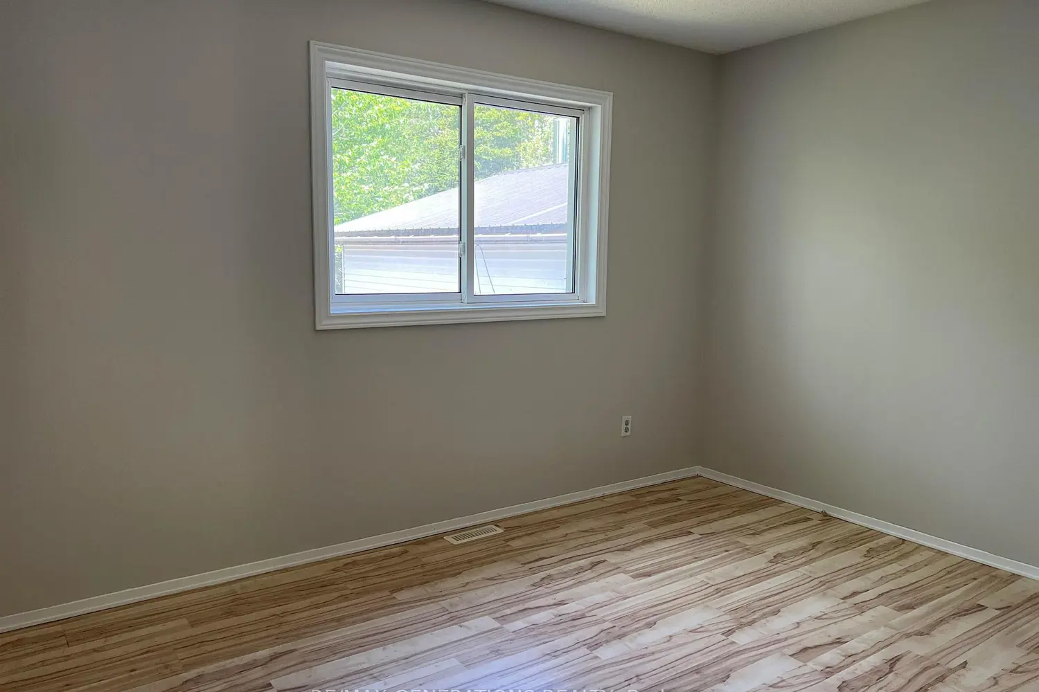 62 Hemlo Drive photo 5