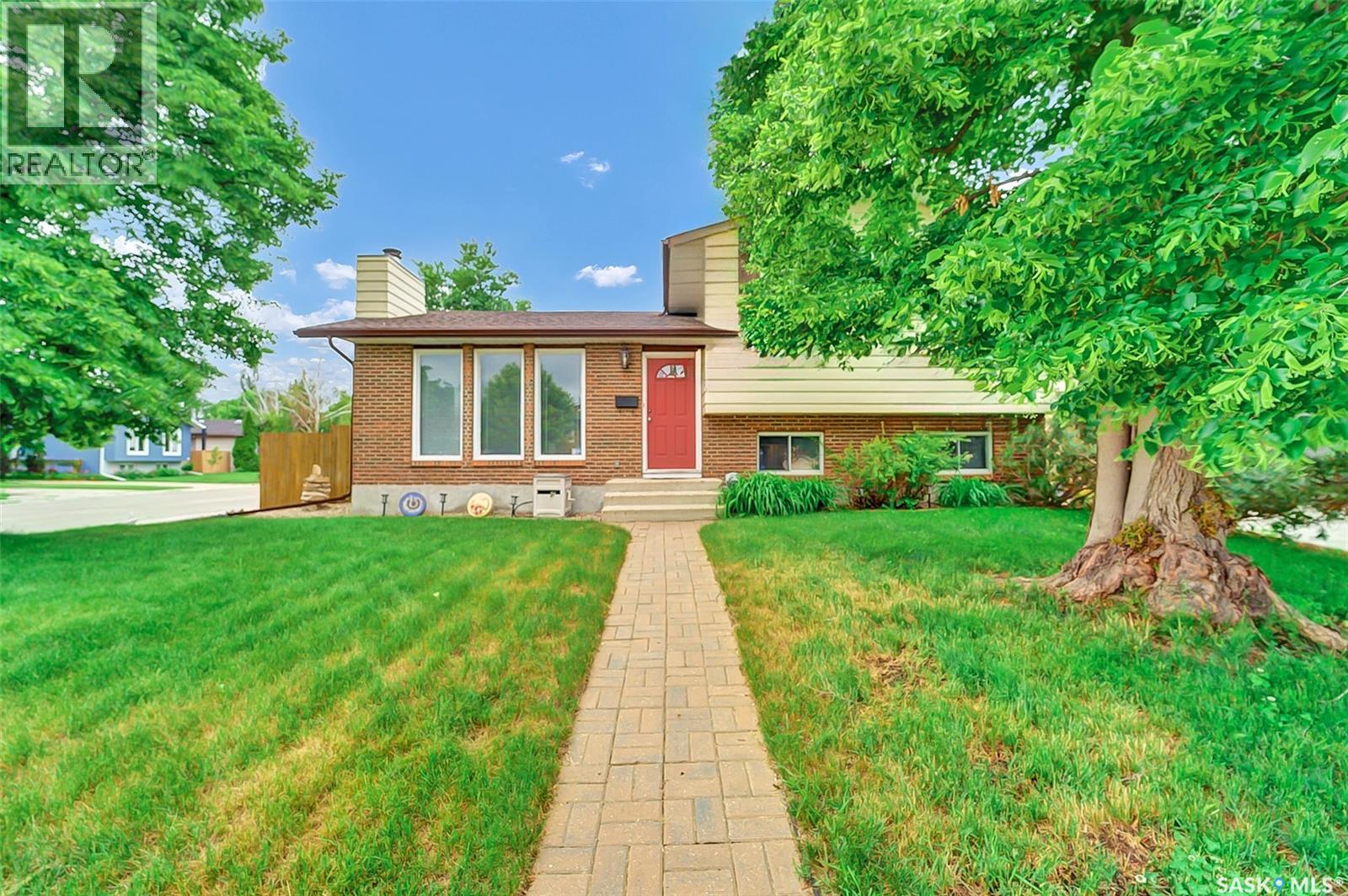 703 Candle Court, Saskatoon, SK, S7K4Z9