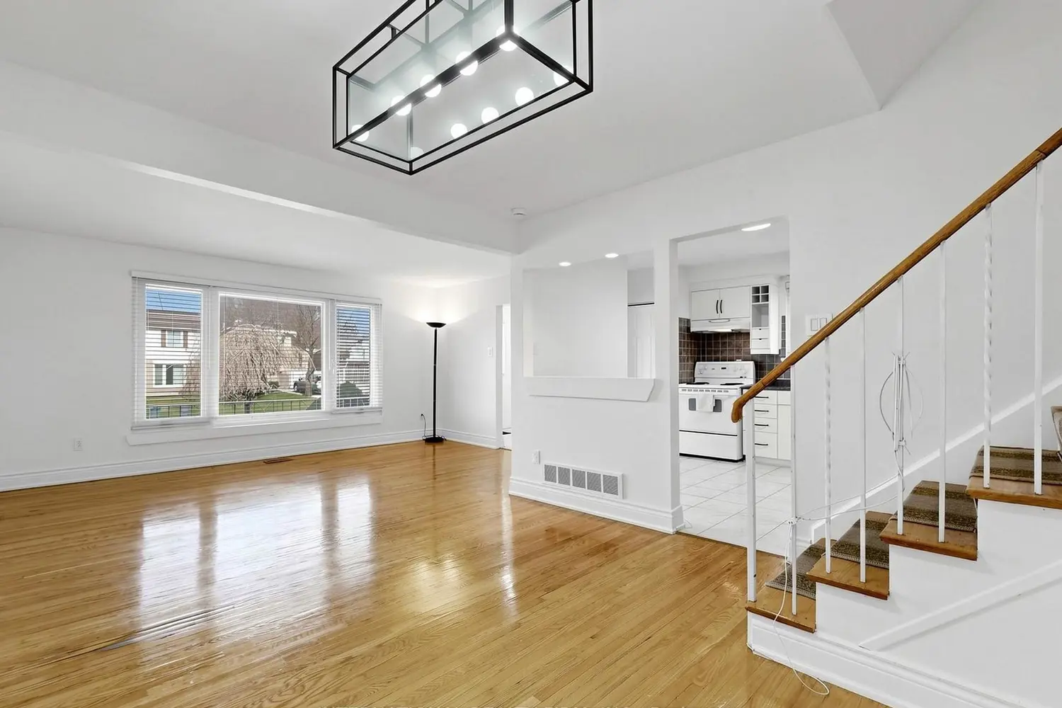 33 Danesbury Crescent photo 2