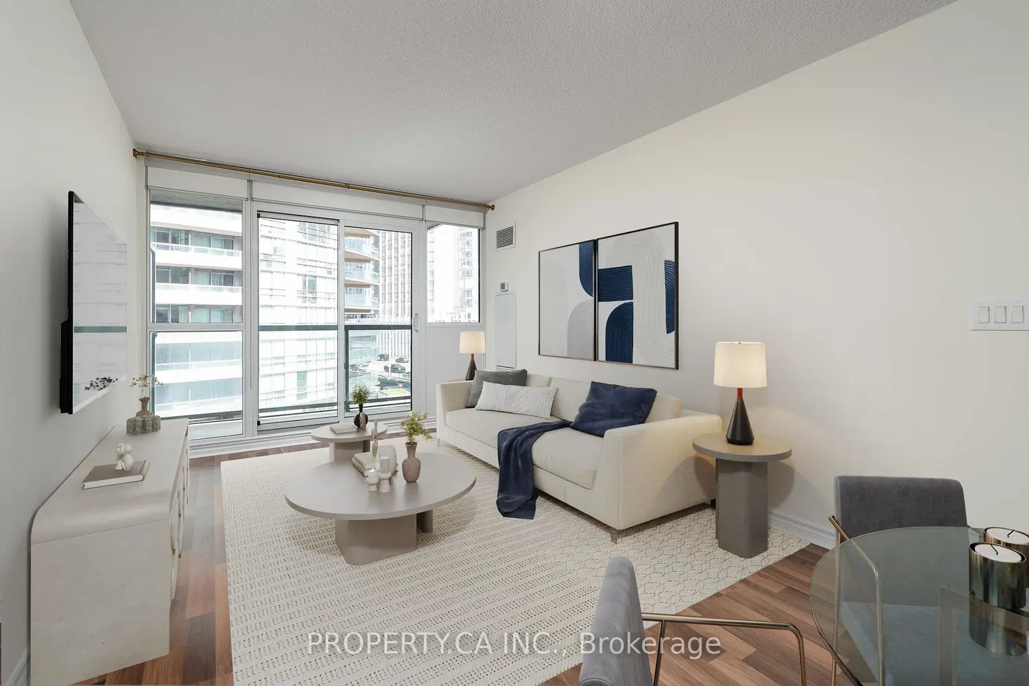 25 Lower Simcoe Street 803 photo 2