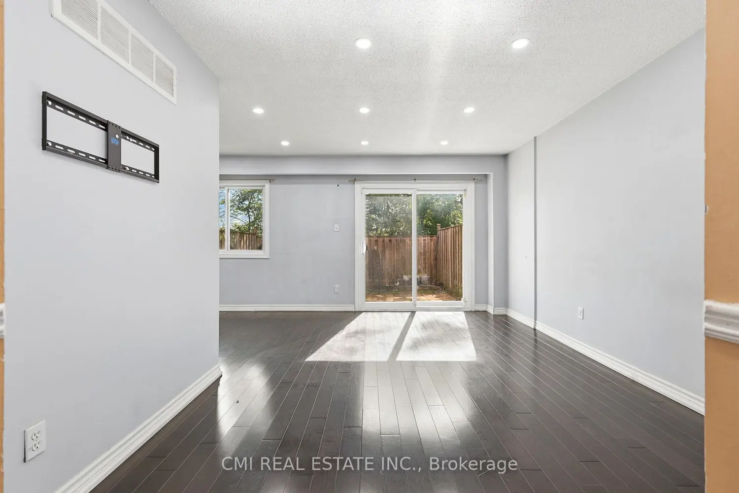 80 Dundalk Drive 44 photo 5