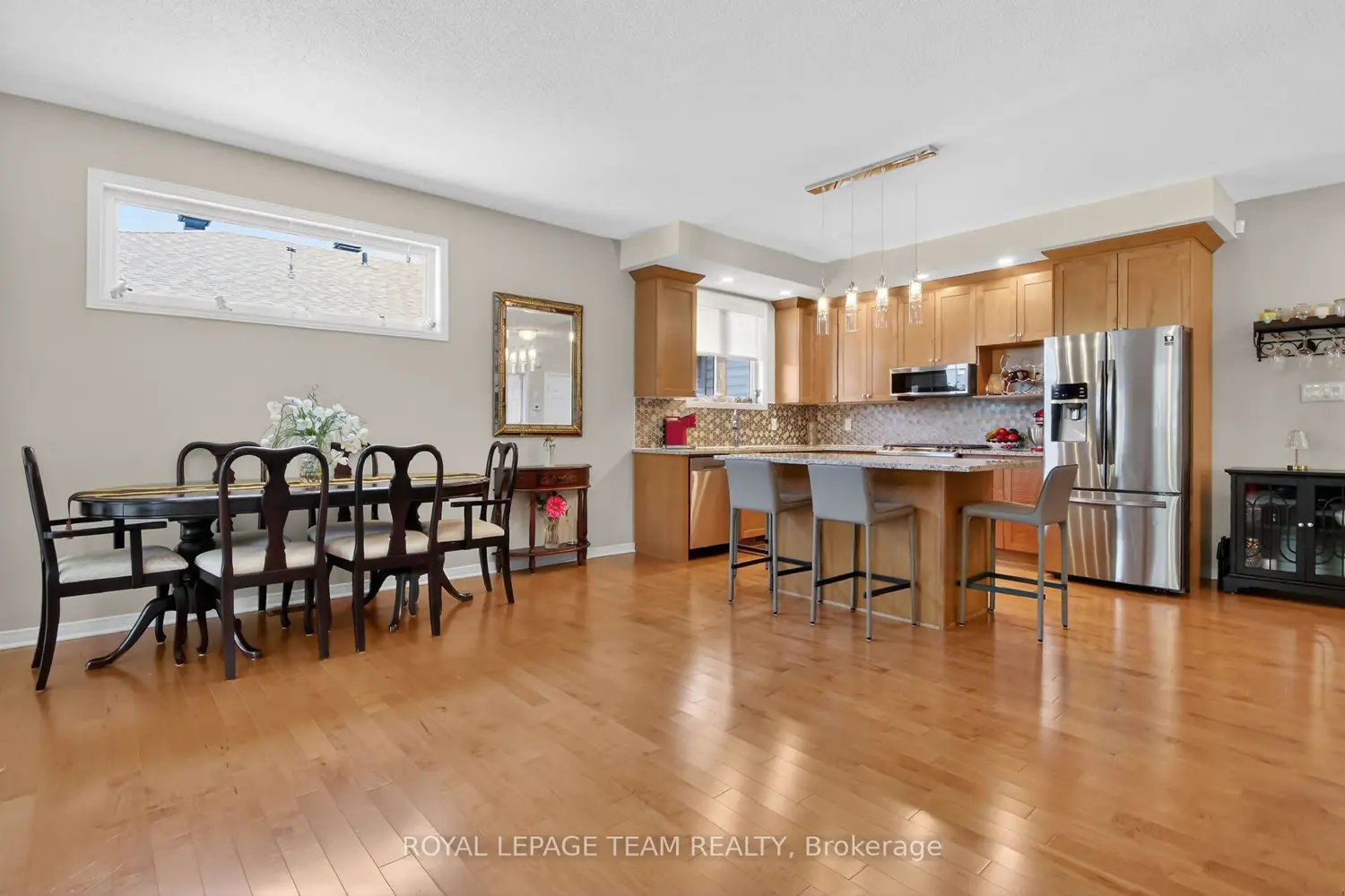 233 Edey Street photo 5