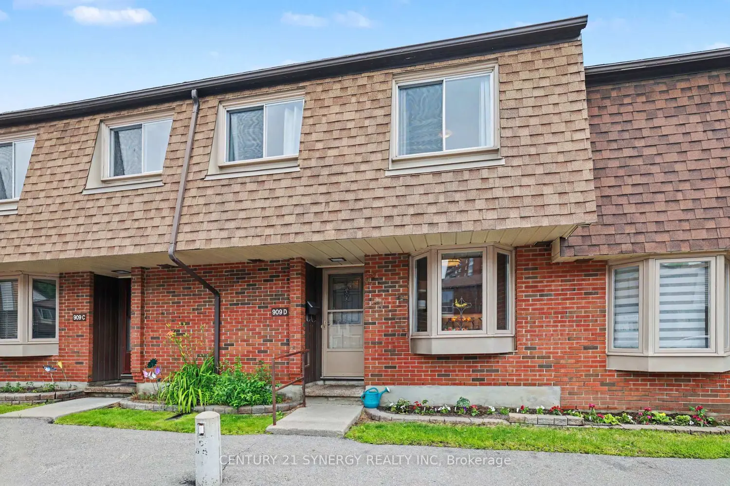 909D Elmsmere Road photo 2