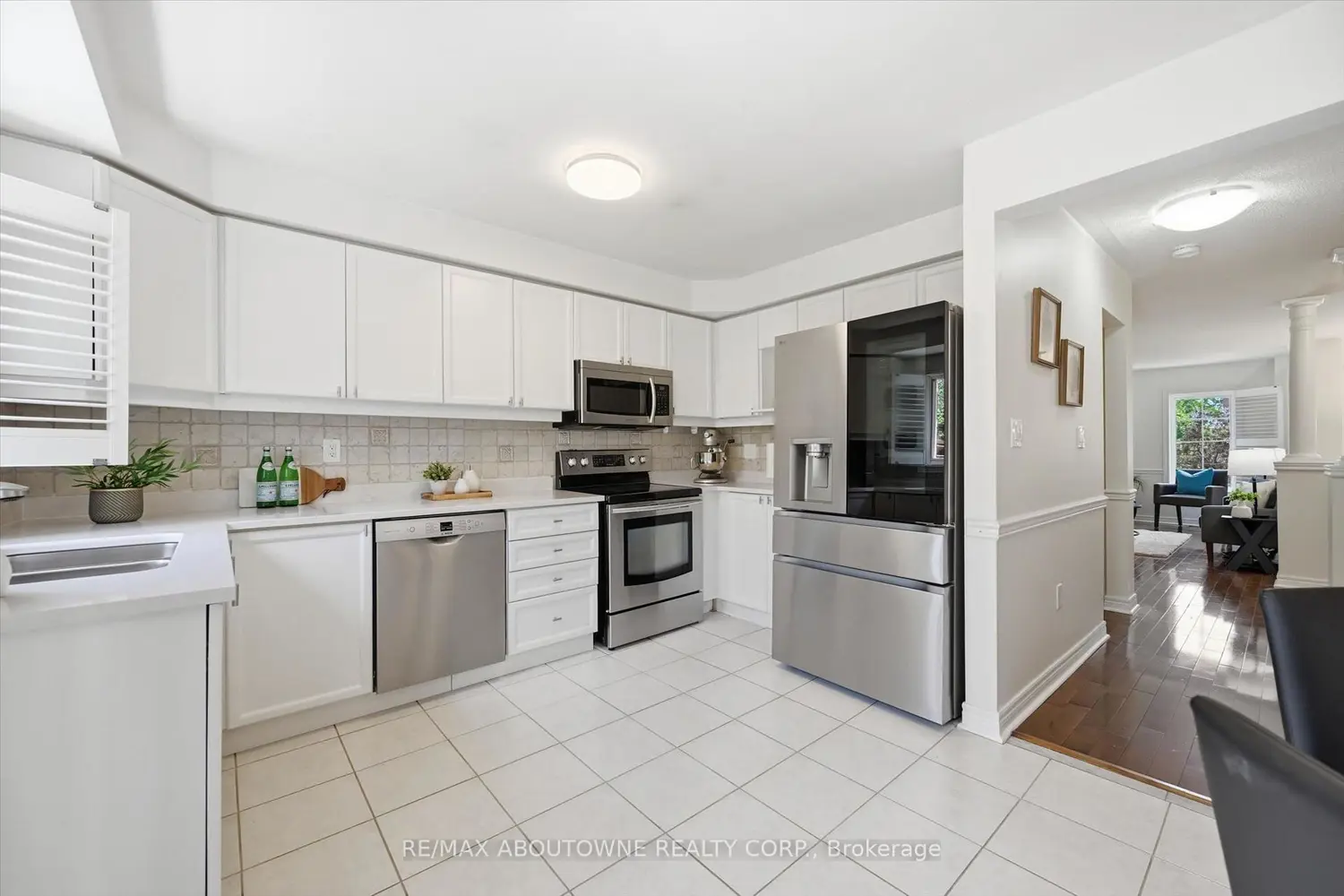 2420 Ravinebrook Crescent photo 4