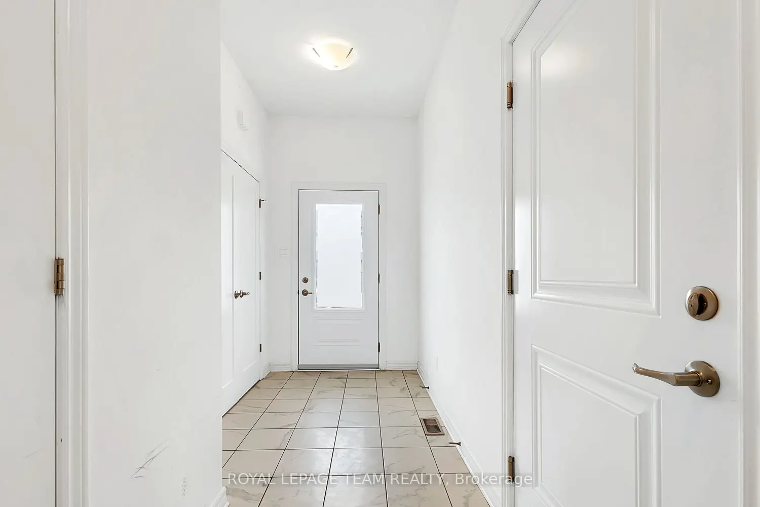 126 Dowdall Circle photo 2