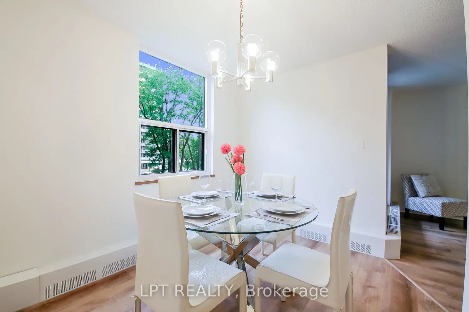 90 Ling Road 209 photo 3