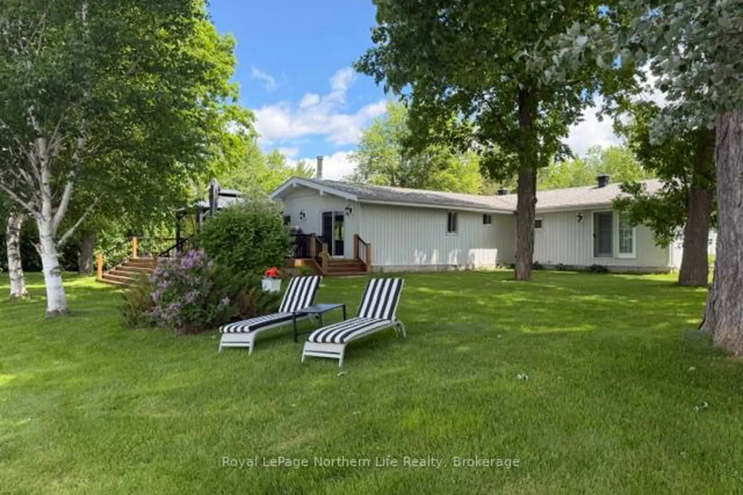 1119 Quesnel Road photo 2
