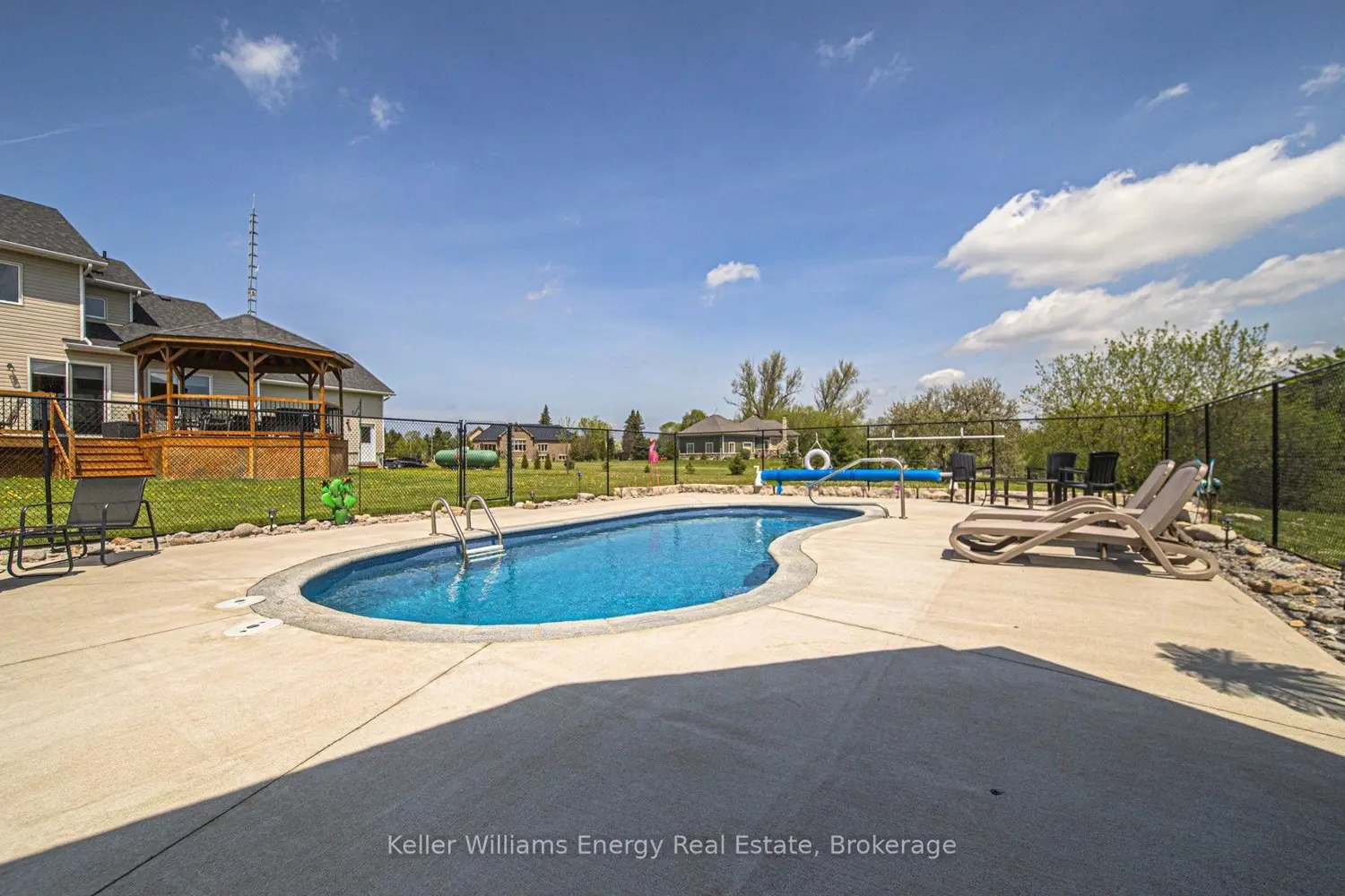 4124 Edgerton Road photo 2
