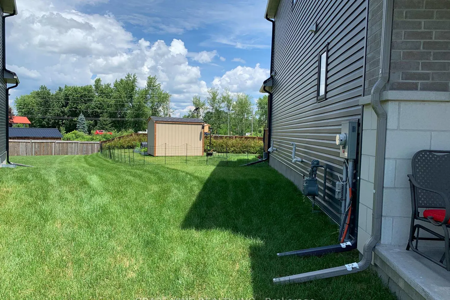 650 Fisher Street photo 4