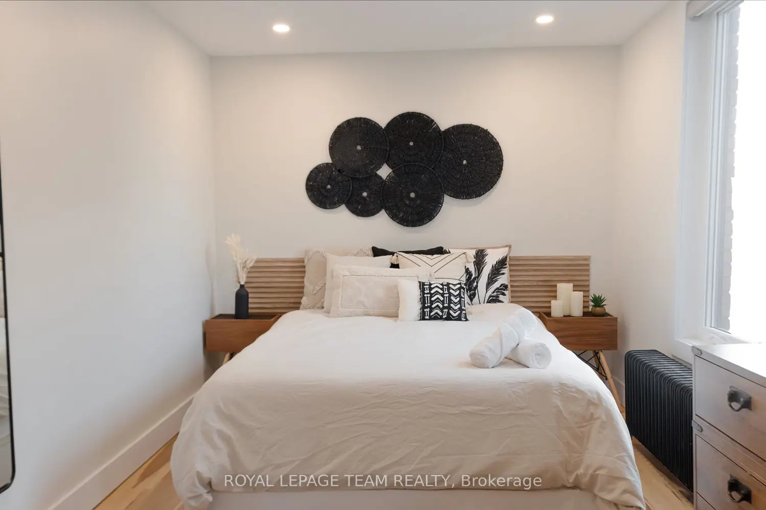 121 Carruthers Avenue photo 4