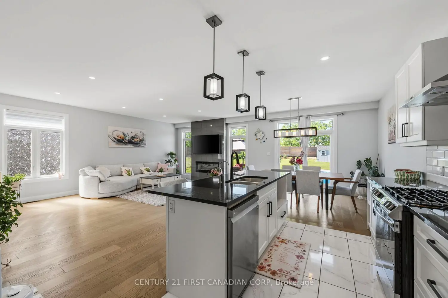 1298 Sandbar Street photo 4