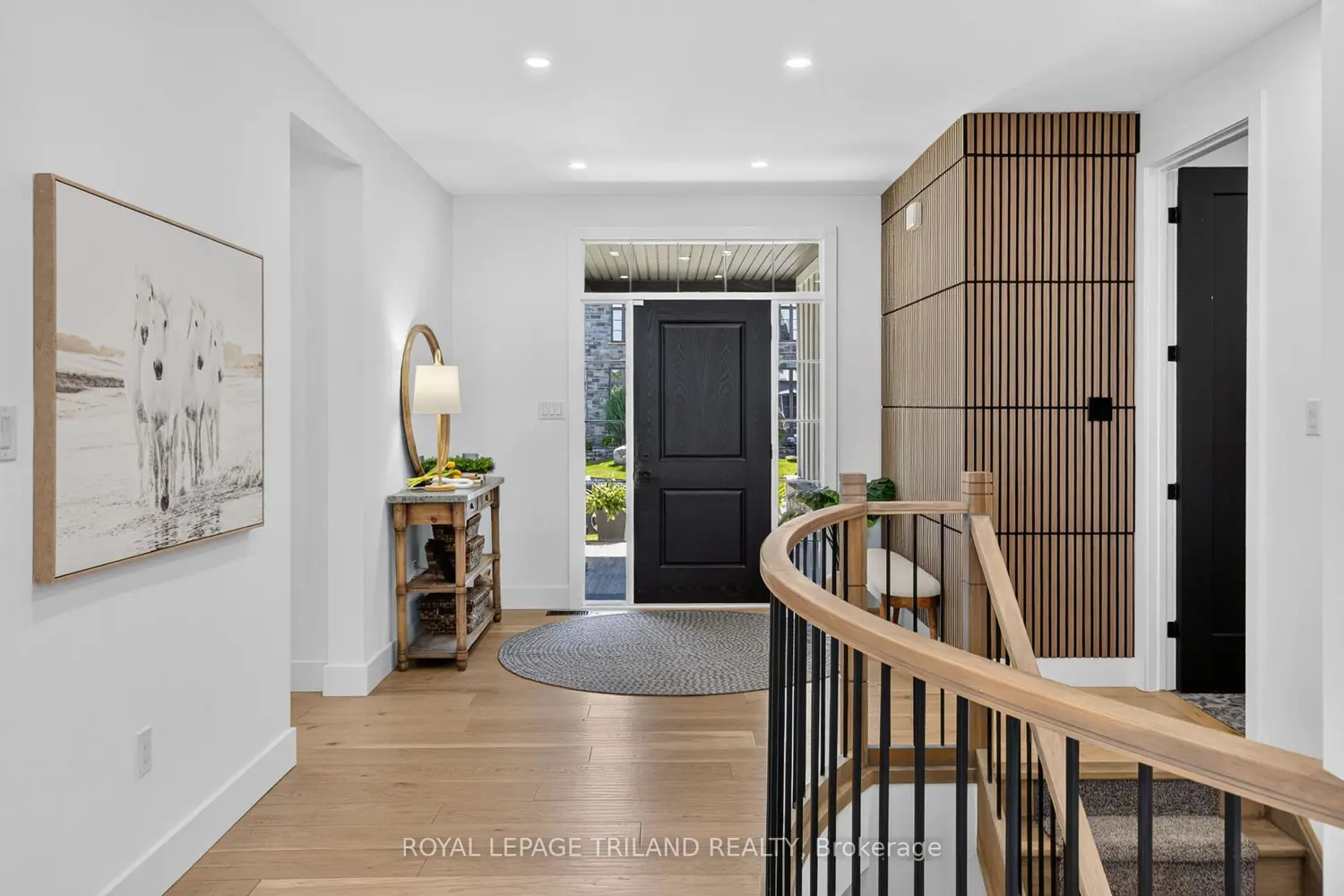 1757 Upper West Avenue photo 2