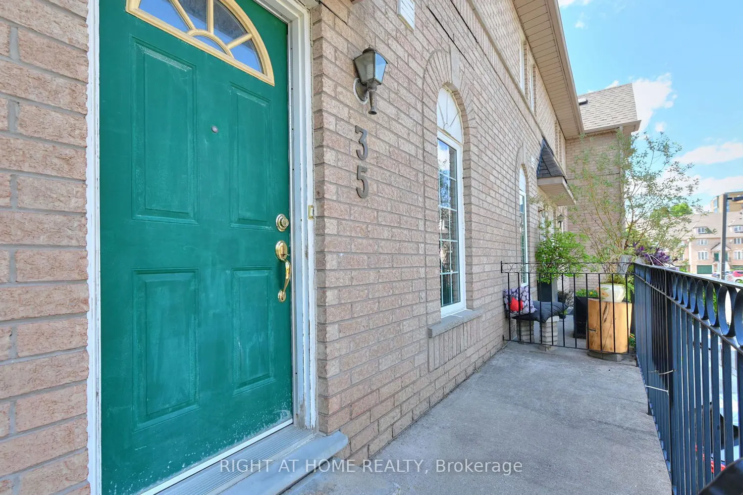 80 Strathaven Drive 35 photo 2