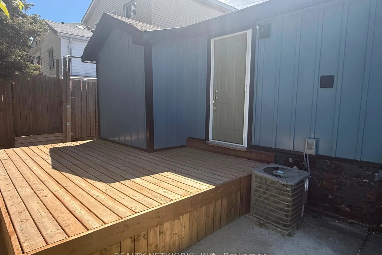 109 Croatia Avenue photo 4