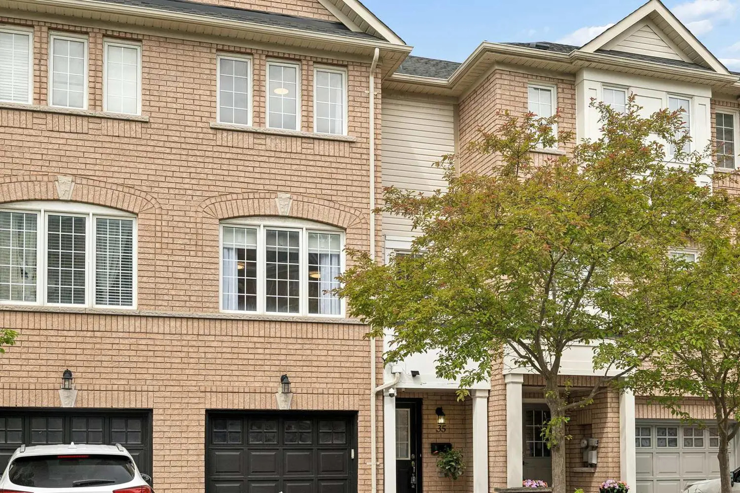 1790 Finch Avenue 35